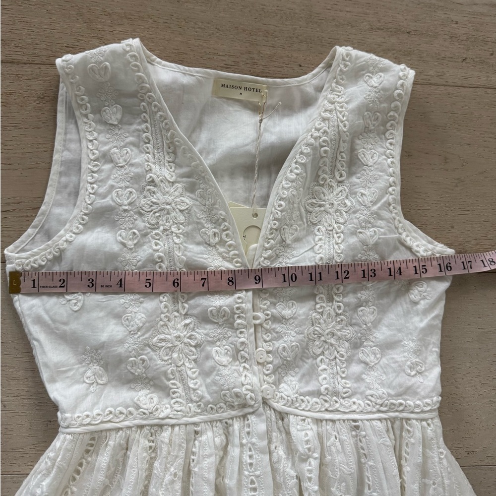NEW MAISON HOTEL amandine dress in lord byron pearl - Picture 13 of 15